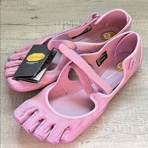 Vibram FiveFingers Purple Toe Shoes Size 36 New